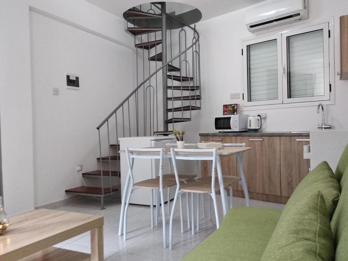 Appartement Cozy Place In The Heart Of Harbor à Paphos Extérieur photo