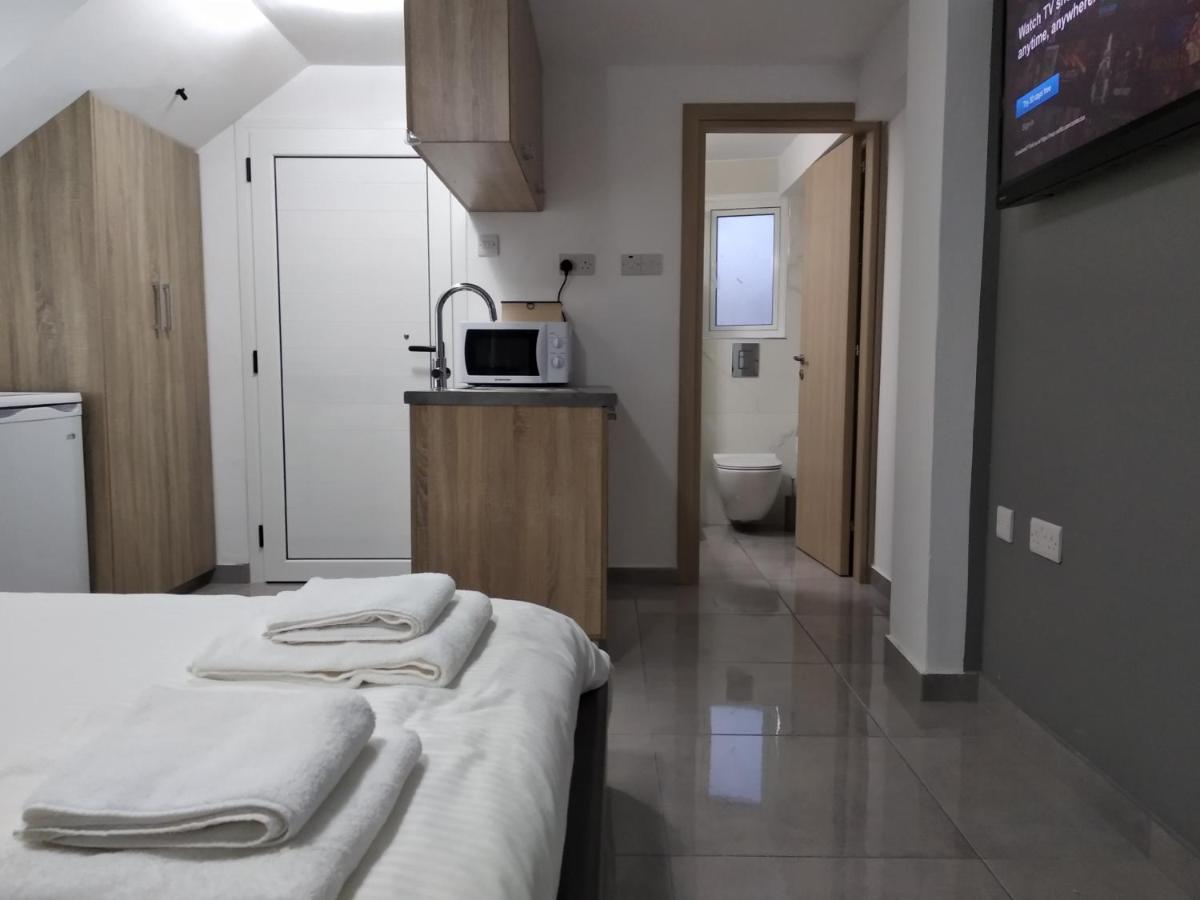 Appartement Cozy Place In The Heart Of Harbor à Paphos Extérieur photo